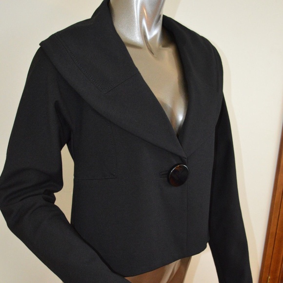 Cynthia Steffe Jackets & Blazers - NWT Cynthia Steffe Black Crop Blazer/Jacket SZ 0